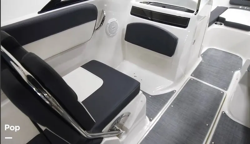 Slide: The Image of Bayliner VR5 2022 - 16316014