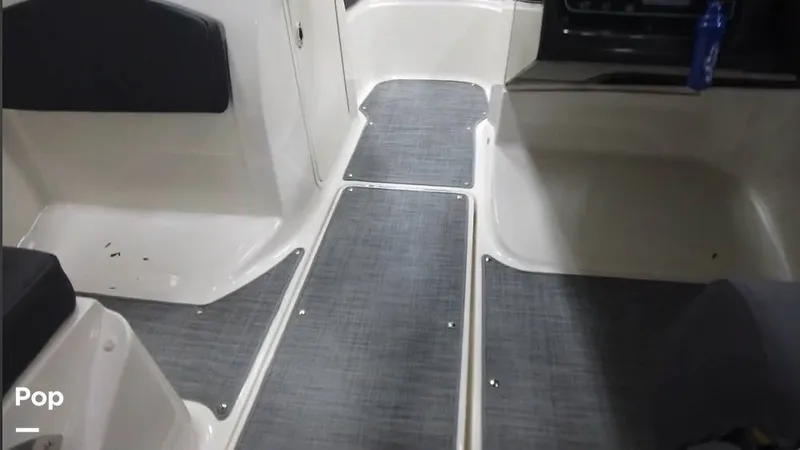 Slide: The Image of Bayliner VR5 2022 - 16316015