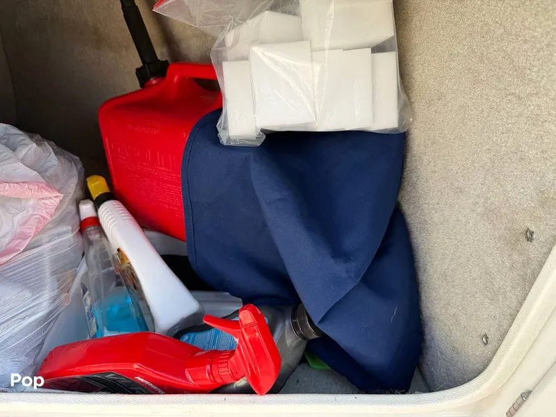 Slide: The Image of Crownline Boats 240EX 2005 - 15965979