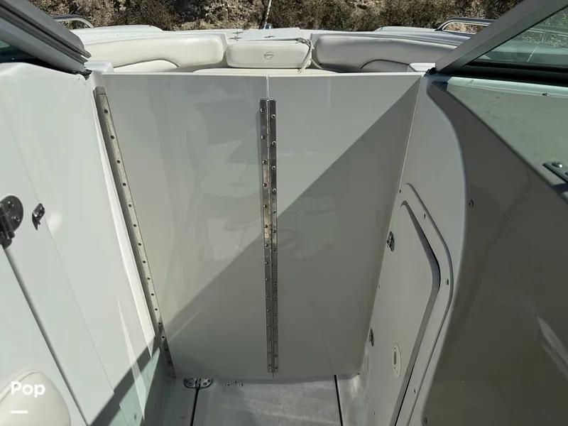 Slide: The Image of Crownline Boats 240EX 2005 - 15966003