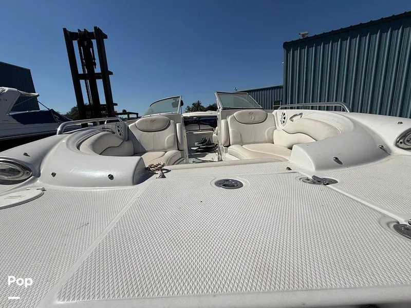 Slide: The Image of Crownline Boats 240EX 2005 - 15966026