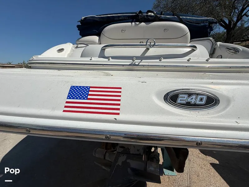 Slide: The Image of Crownline Boats 240EX 2005 - 15965951