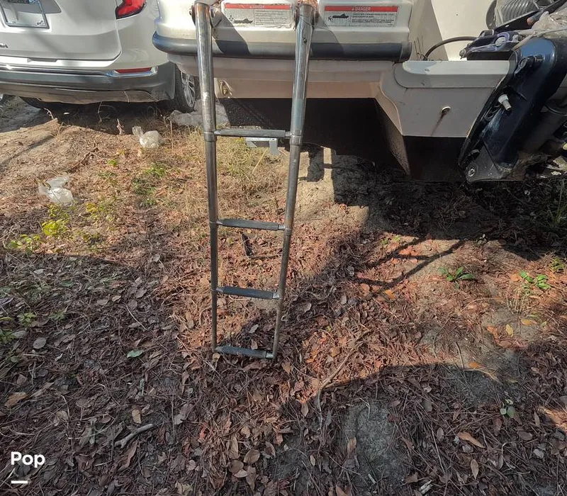 Slide: The Image of Sea Ray SPX 210 2022 - 16217807