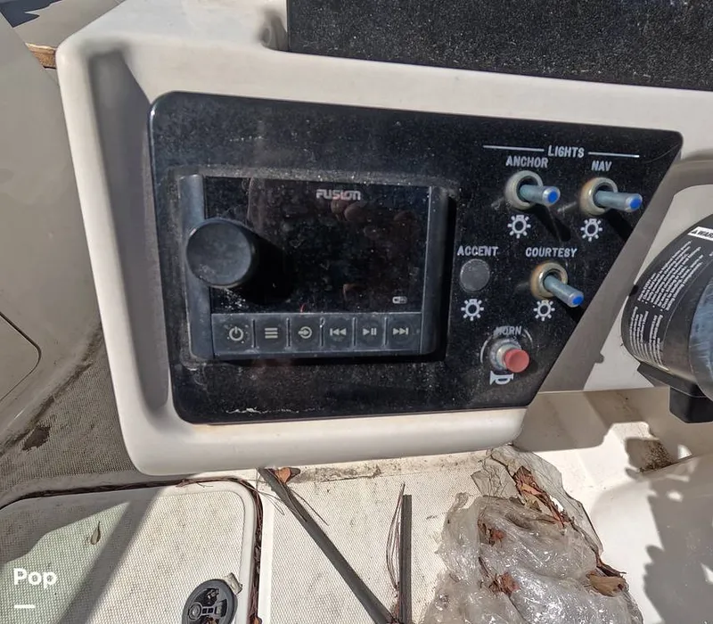 Slide: The Image of Sea Ray SPX 210 2022 - 16217837