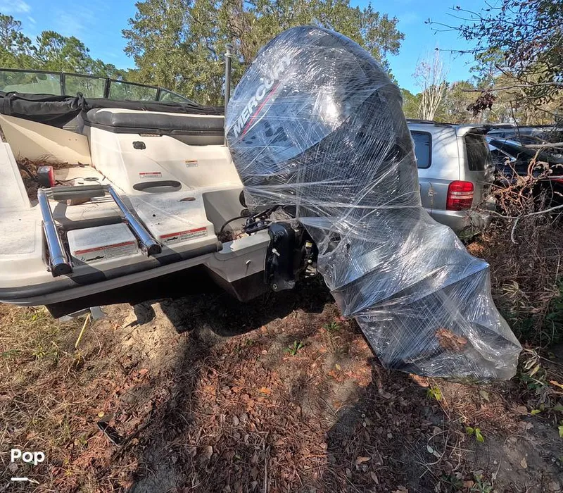 Slide: The Image of Sea Ray SPX 210 2022 - 16217780