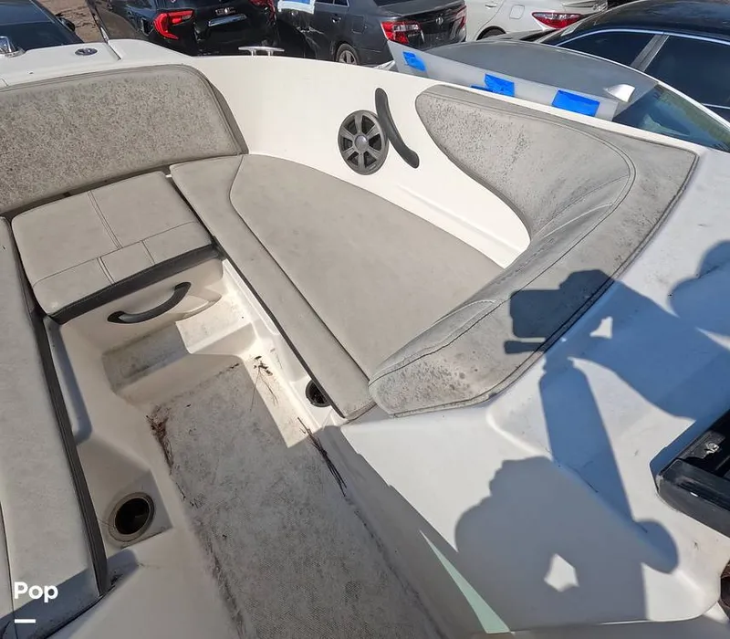 Slide: The Image of Sea Ray SPX 210 2022 - 16217846