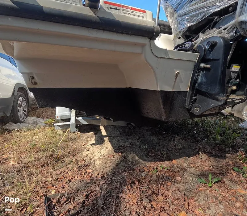 Slide: The Image of Sea Ray SPX 210 2022 - 16217782