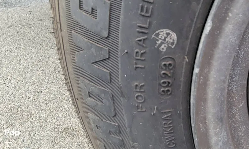 Slide: The Image of Tire Date Code - 15912221