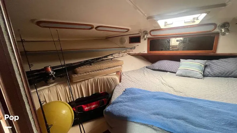 Slide: The Image of V Berth - 15878922