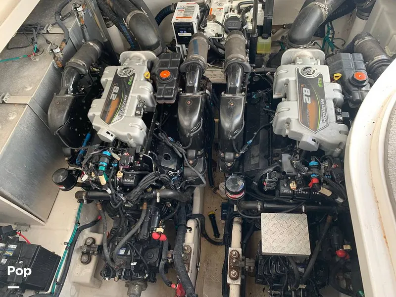 Slide: The Image of 8.2 Liter Engines - 15875370