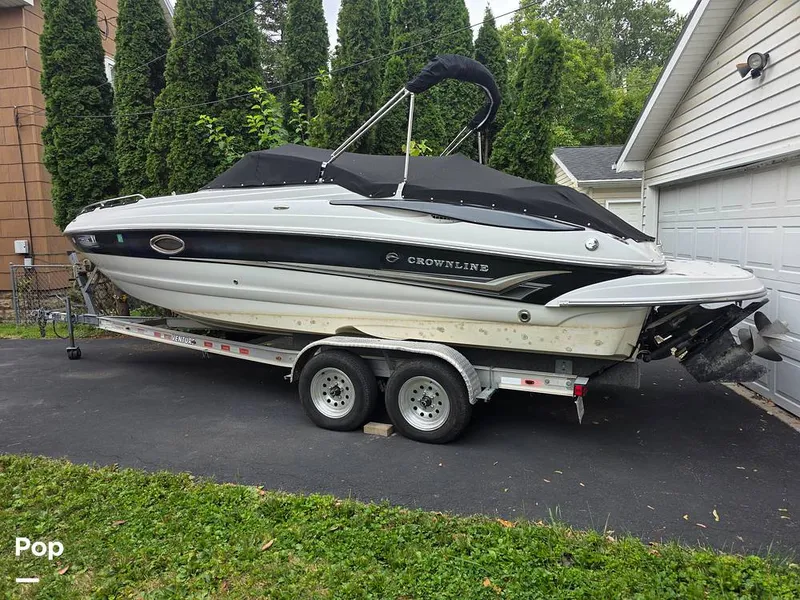 Slide: The Image of Crownline Boats 240 LS 2007 - 15878676