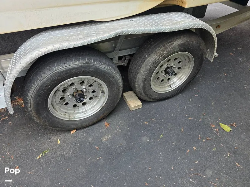 Slide: The Image of Crownline Boats 240 LS 2007 - 15878685