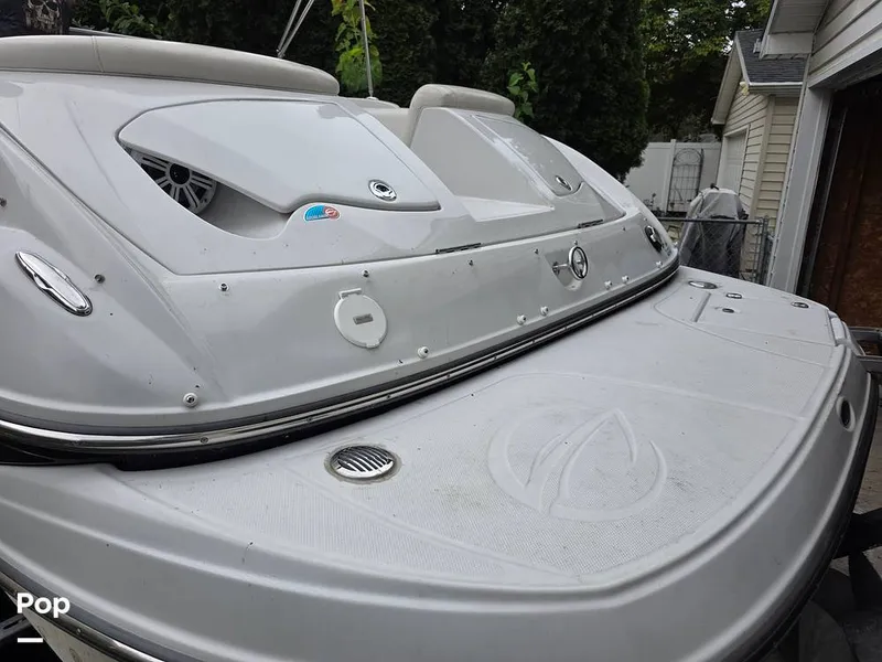 Slide: The Image of Crownline Boats 240 LS 2007 - 15878687