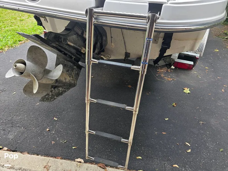 Slide: The Image of Crownline Boats 240 LS 2007 - 15878688