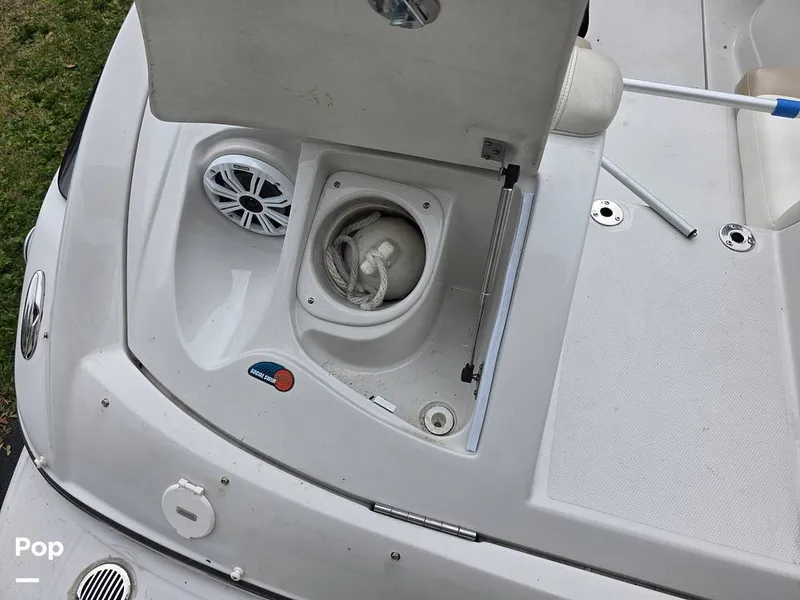 Slide: The Image of Crownline Boats 240 LS 2007 - 15878778