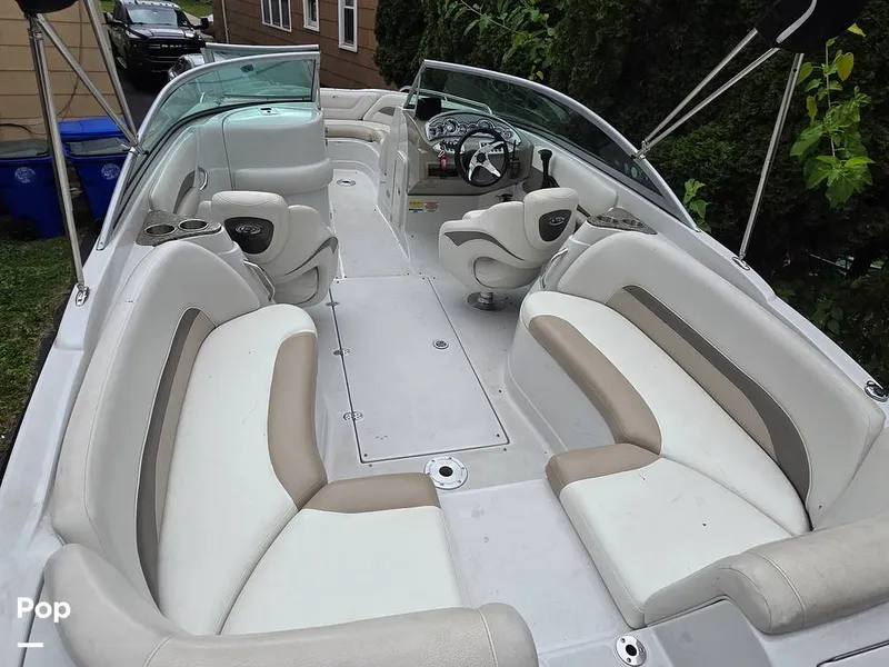 Slide: The Image of Crownline Boats 240 LS 2007 - 15878748