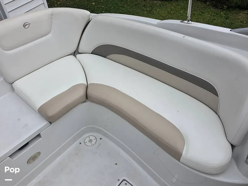 Slide: The Image of Crownline Boats 240 LS 2007 - 15878702