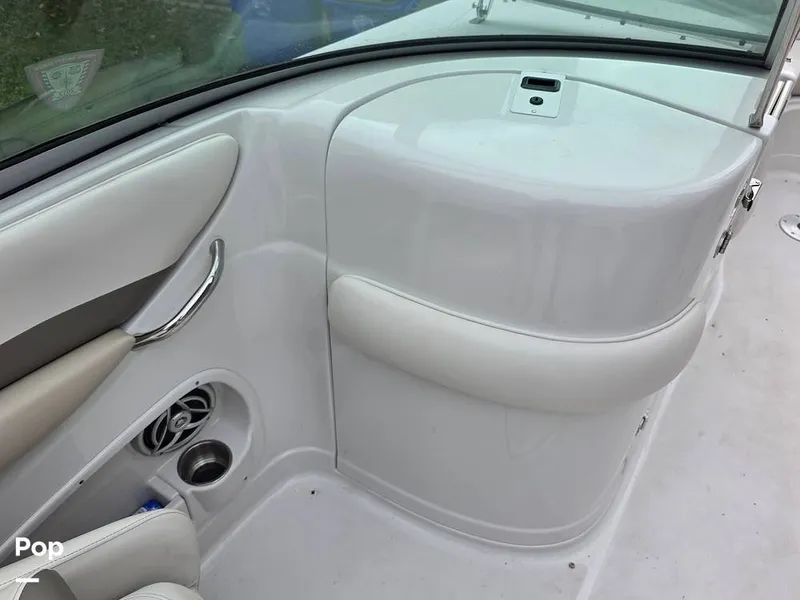 Slide: The Image of Crownline Boats 240 LS 2007 - 15878704