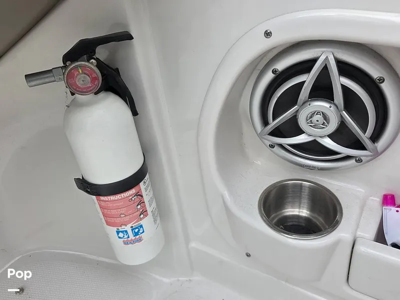 Slide: The Image of Crownline Boats 240 LS 2007 - 15878713