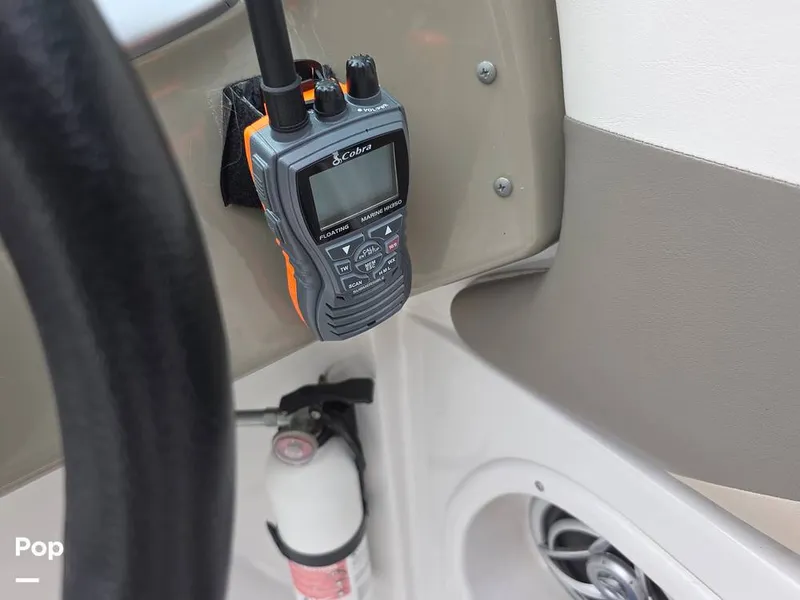 Slide: The Image of Crownline Boats 240 LS 2007 - 15878714