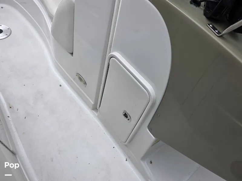 Slide: The Image of Crownline Boats 240 LS 2007 - 15878723