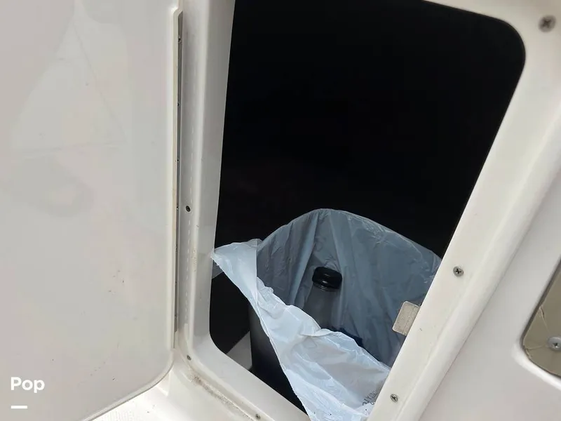 Slide: The Image of Crownline Boats 240 LS 2007 - 15878724