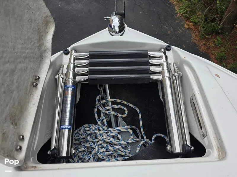 Slide: The Image of Crownline Boats 240 LS 2007 - 15878732