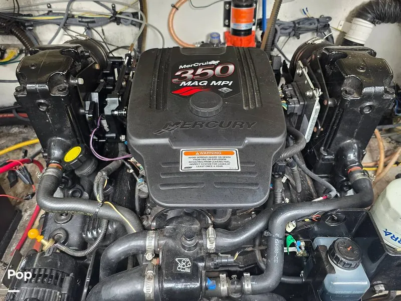 Slide: The Image of Crownline Boats 240 LS 2007 - 15878739