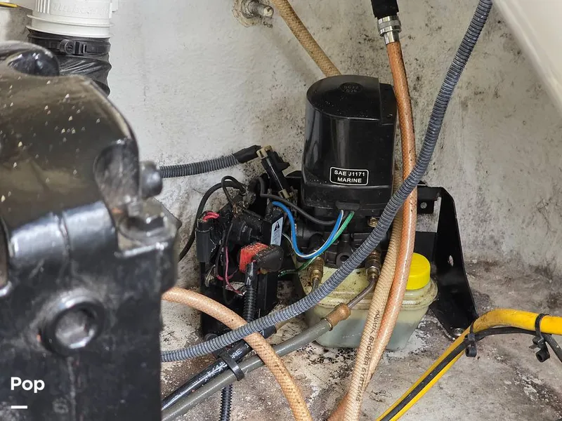 Slide: The Image of Crownline Boats 240 LS 2007 - 15878743