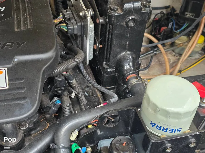 Slide: The Image of Crownline Boats 240 LS 2007 - 15878744