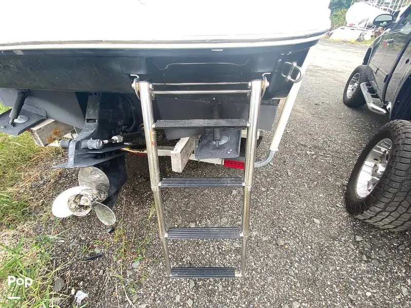 Slide: The Image of Sea Ray 240 Sundancer 2011 - 15904483