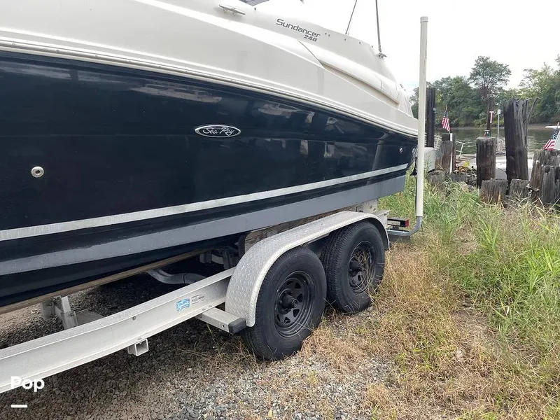Slide: The Image of Sea Ray 240 Sundancer 2011 - 15904492