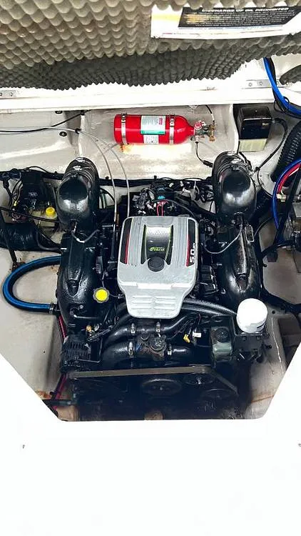 Slide: The Image of Sea Ray 240 Sundancer 2011 - 15845852