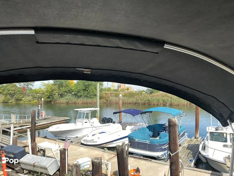 Slide: The Image of Sea Ray 240 Sundancer 2011 - 15906233