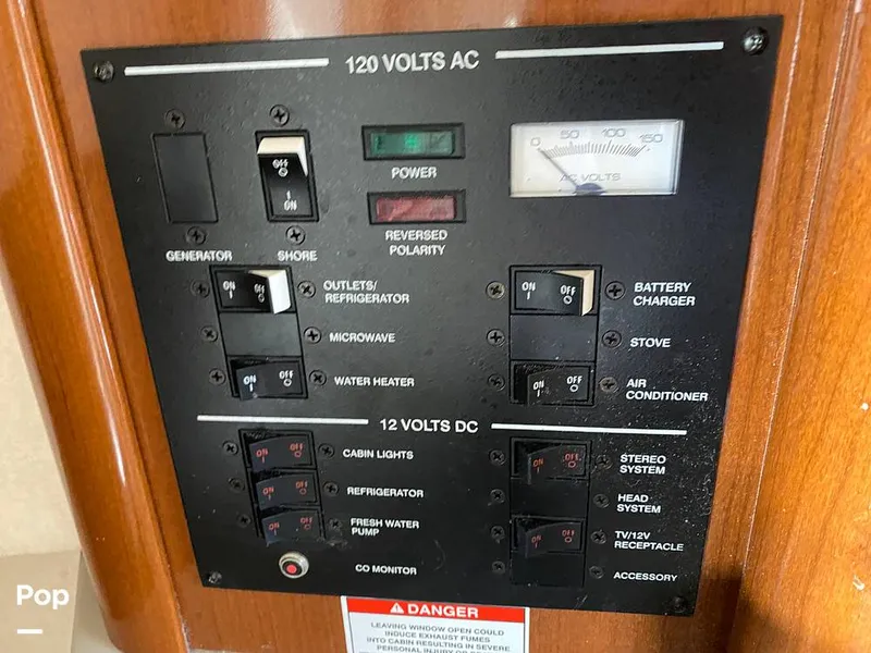 Slide: The Image of Sea Ray 240 Sundancer 2011 - 15906243