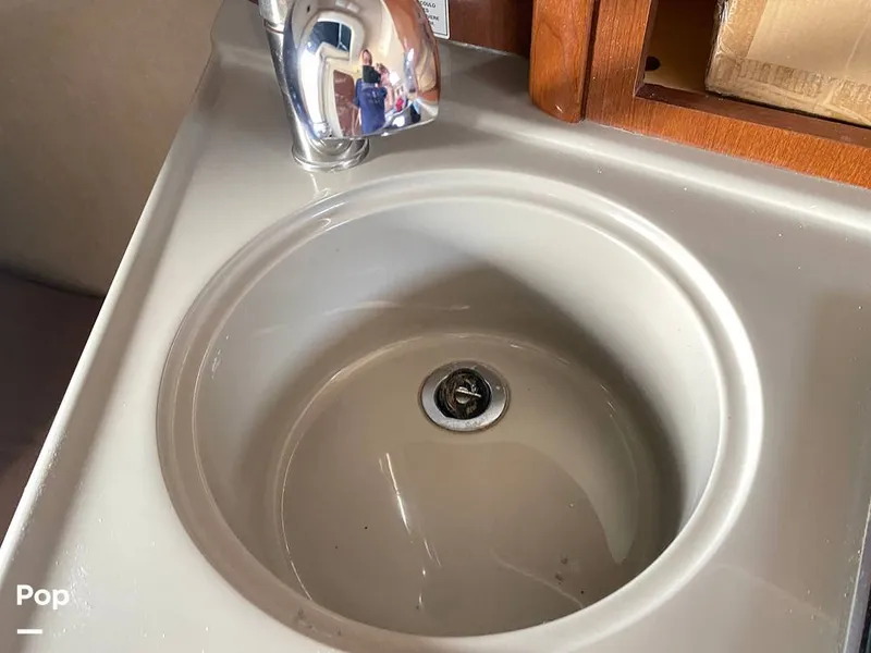 Slide: The Image of Sea Ray 240 Sundancer 2011 - 15906399