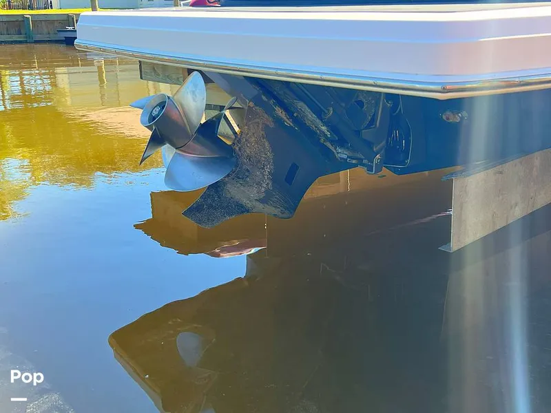 Slide: The Image of Regal 24 FasDeck RX 2015 - 15893761