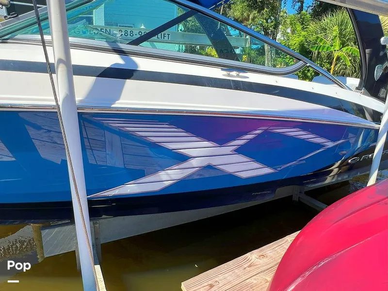 Slide: The Image of Regal 24 FasDeck RX 2015 - 15893764