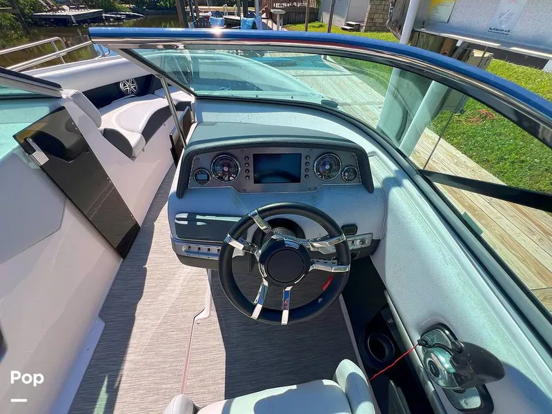 Slide: The Image of Regal 24 FasDeck RX 2015 - 15893784