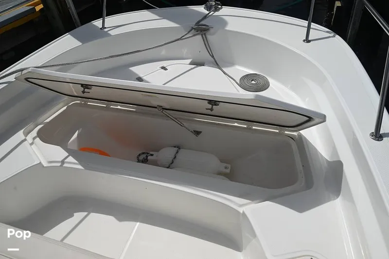Slide: The Image of Boston Whaler 21 Montauk 2024 - 15858715