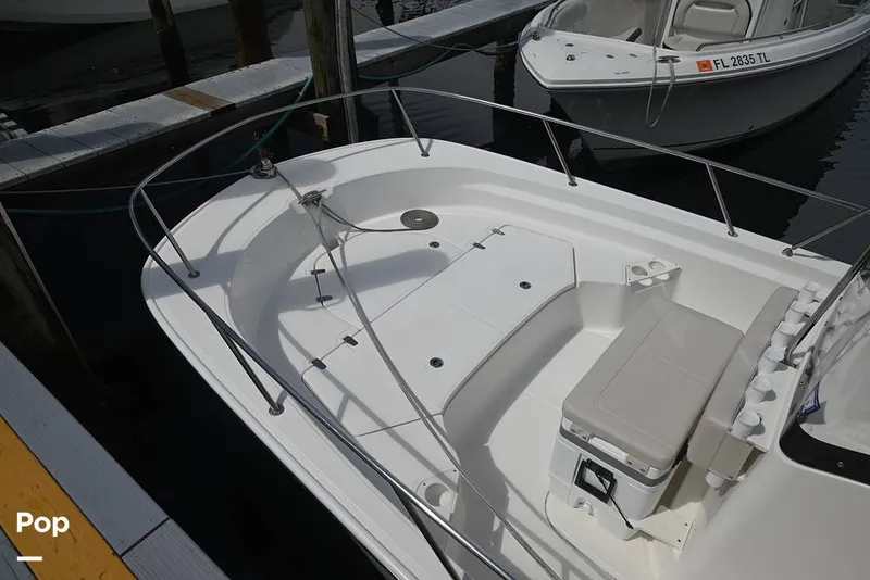 Slide: The Image of Boston Whaler 21 Montauk 2024 - 15858666