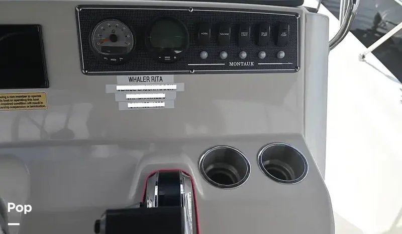 Slide: The Image of Boston Whaler 21 Montauk 2024 - 15862637