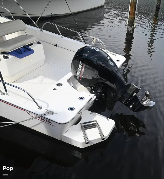 Slide: The Image of Boston Whaler 21 Montauk 2024 - 15858662