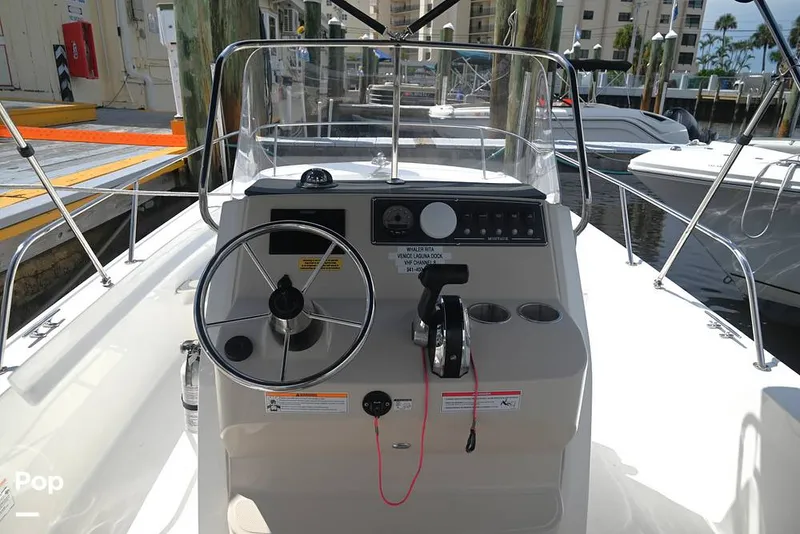 Slide: The Image of Boston Whaler 21 Montauk 2024 - 15858688