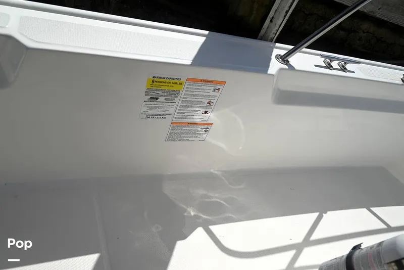 Slide: The Image of Boston Whaler 21 Montauk 2024 - 15858696