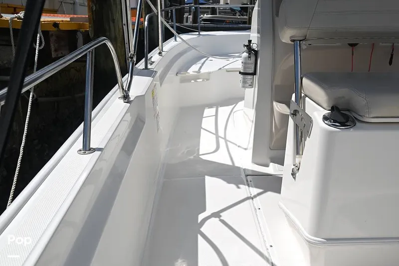 Slide: The Image of Boston Whaler 21 Montauk 2024 - 15858698