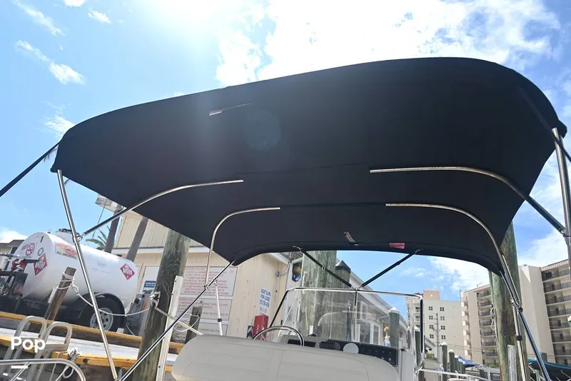 Slide: The Image of Boston Whaler 21 Montauk 2024 - 15858700