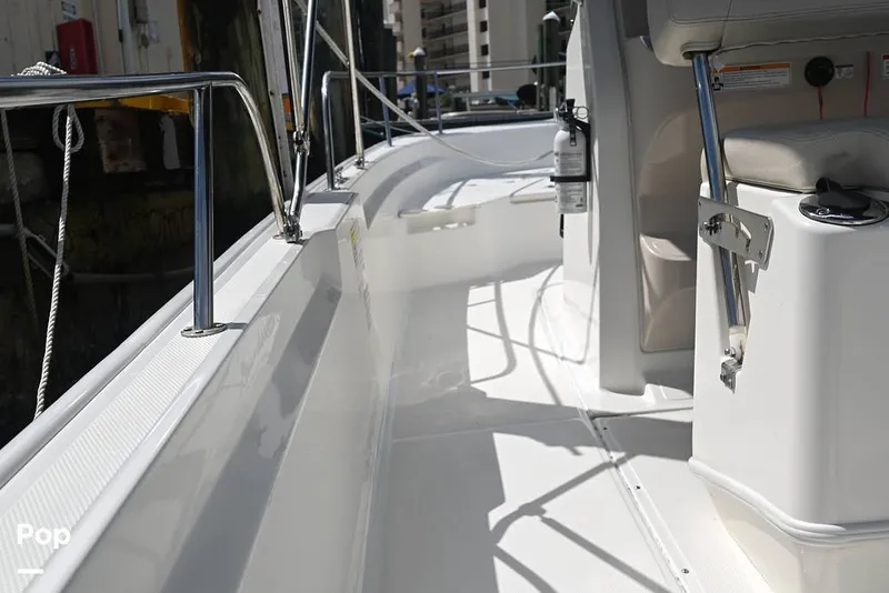 Slide: The Image of Boston Whaler 21 Montauk 2024 - 15858704