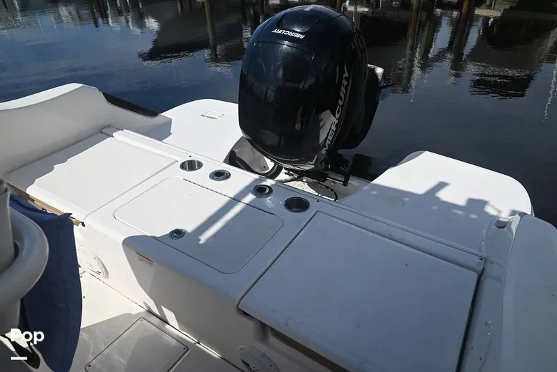 Slide: The Image of Boston Whaler 21 Montauk 2024 - 15858644