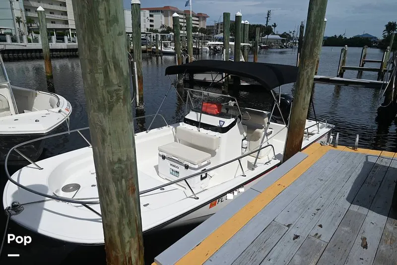 Slide: The Image of Boston Whaler 21 Montauk 2024 - 15858658